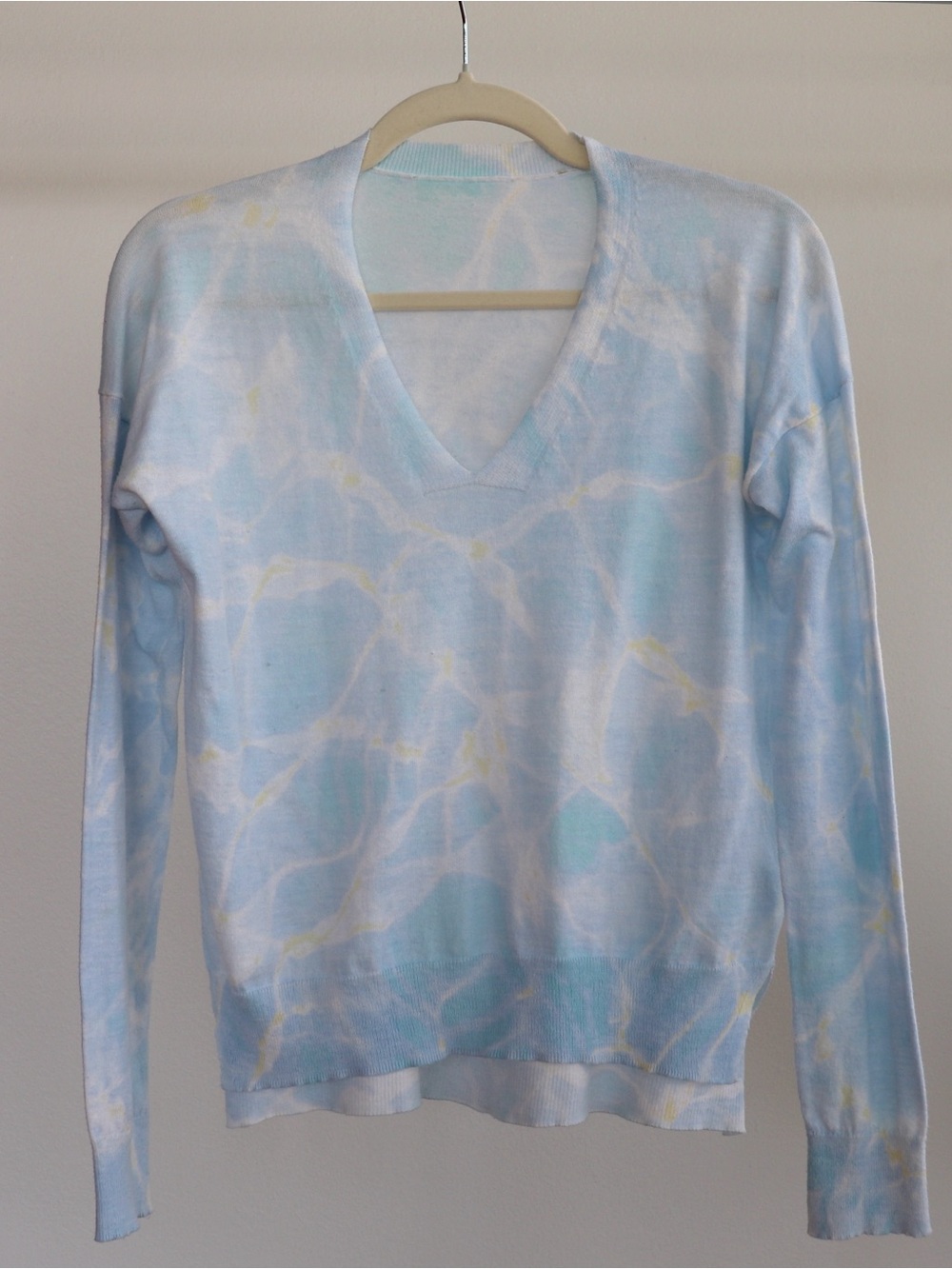 White & Warren - Light Blue Water V Neck Sweater - Women’s Size S